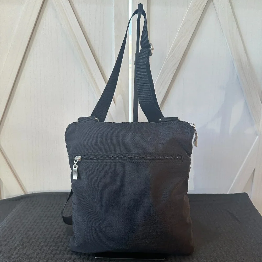 Baggallini The Pocket Slim Crossbody Bag